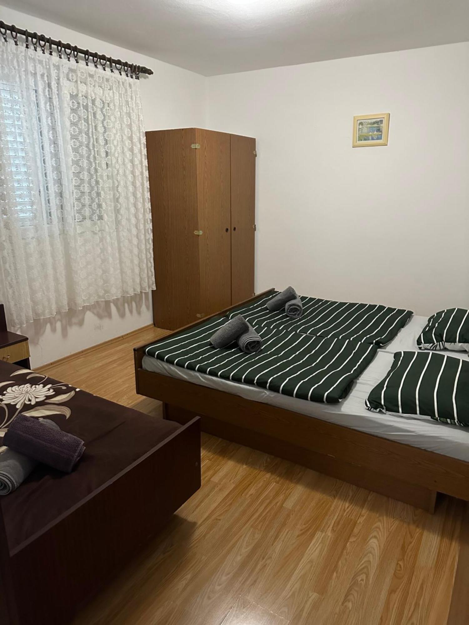 Apartmani Marko Novalja Exterior photo