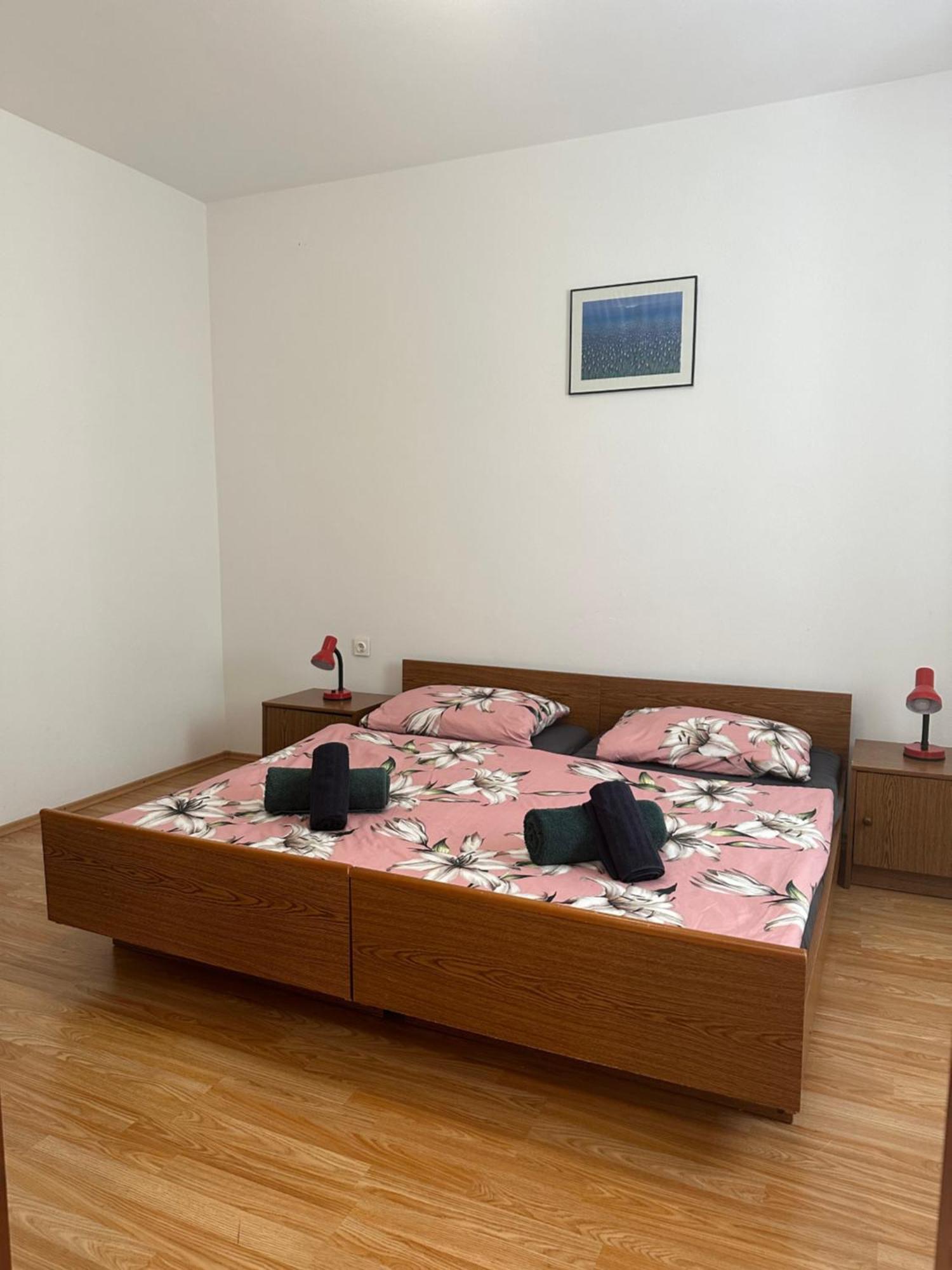 Apartmani Marko Novalja Exterior photo